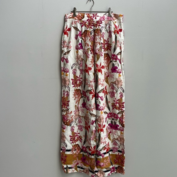 Stunning floral Sheike pants. Size 12 - Picture 3 of 5